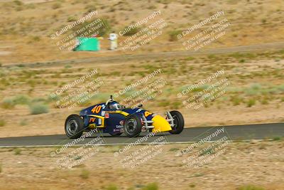 media/Jun-01-2025-CalClub SCCA (Sun) [[eae223c5dd]]/Group 3/Qualifying/